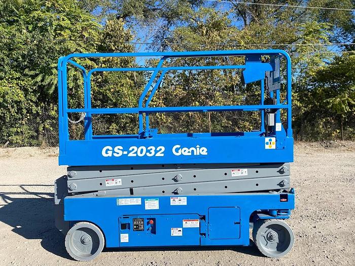 Used 2012 GENIE GS-2032