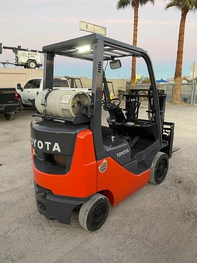 Used 2012 TOYOTA 8FGU20 FORKLIFT