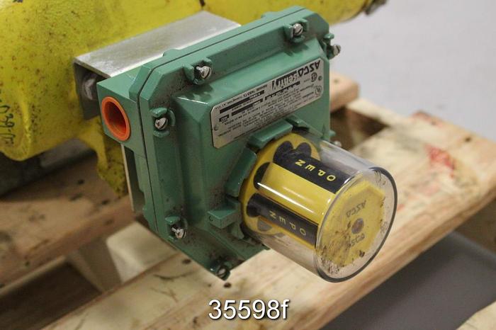 Unused Durco CB525 4" Air Operated 3-Way Valve #35598