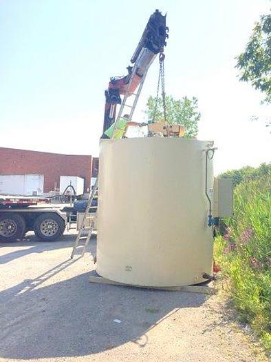 YORKSHIRE 23000 LB JACKETED CHOCOLATE TANK WITH AGITATION