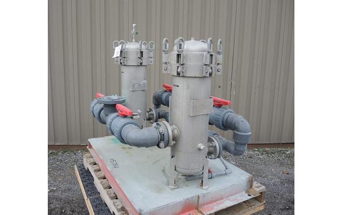 Used USED FILTER, CARTRIDGE TYPE, 2" INLET/OUTLET, STAINLESS STEEL, SET OF TWO