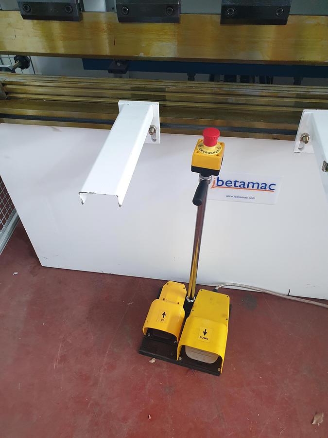 Used BENDING PRESS BRAKES TO REGULATION
