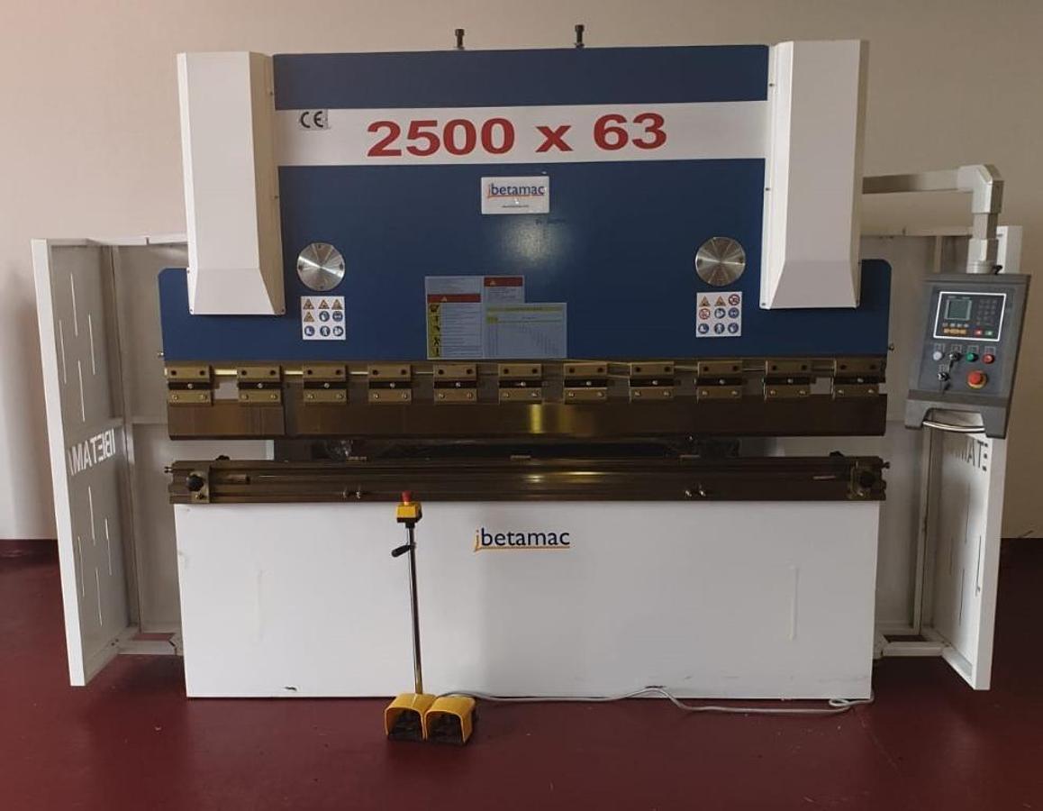 SAFETY GUARDS FOR PRESS BRAKES