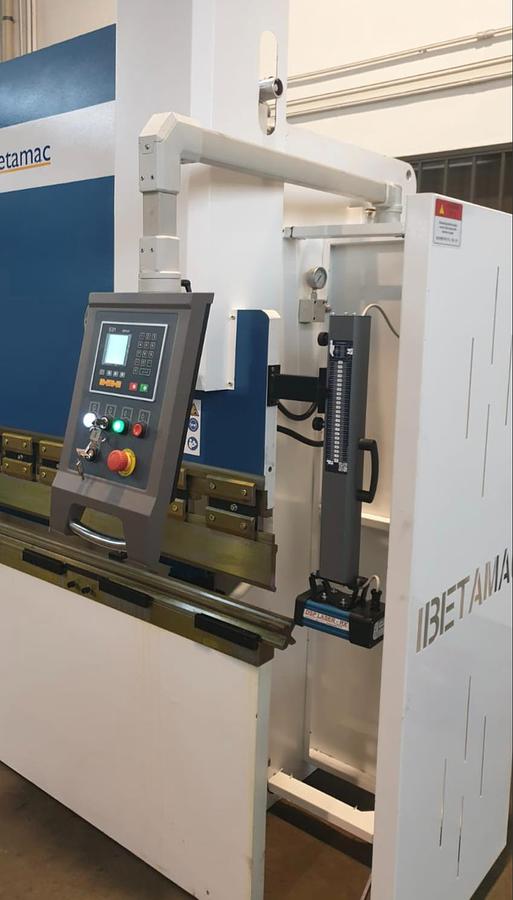 Used BENDING PRESS BRAKES TO REGULATION