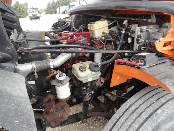 Used 2011 FREIGHTLINER BUSINESS CLASS M2 106