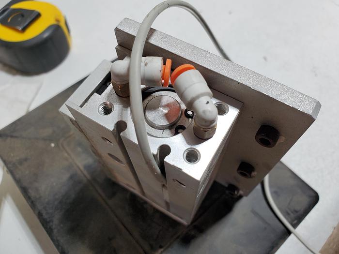 Used SMC Cylinder MXH20-40Z MXH20-40Z (BRB2)