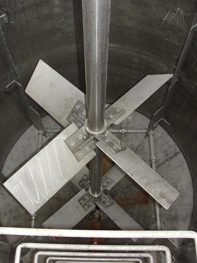 Used 1,100 GALLON WILL FLOW VERTICAL MIX TANK - 150 PSI JACKET