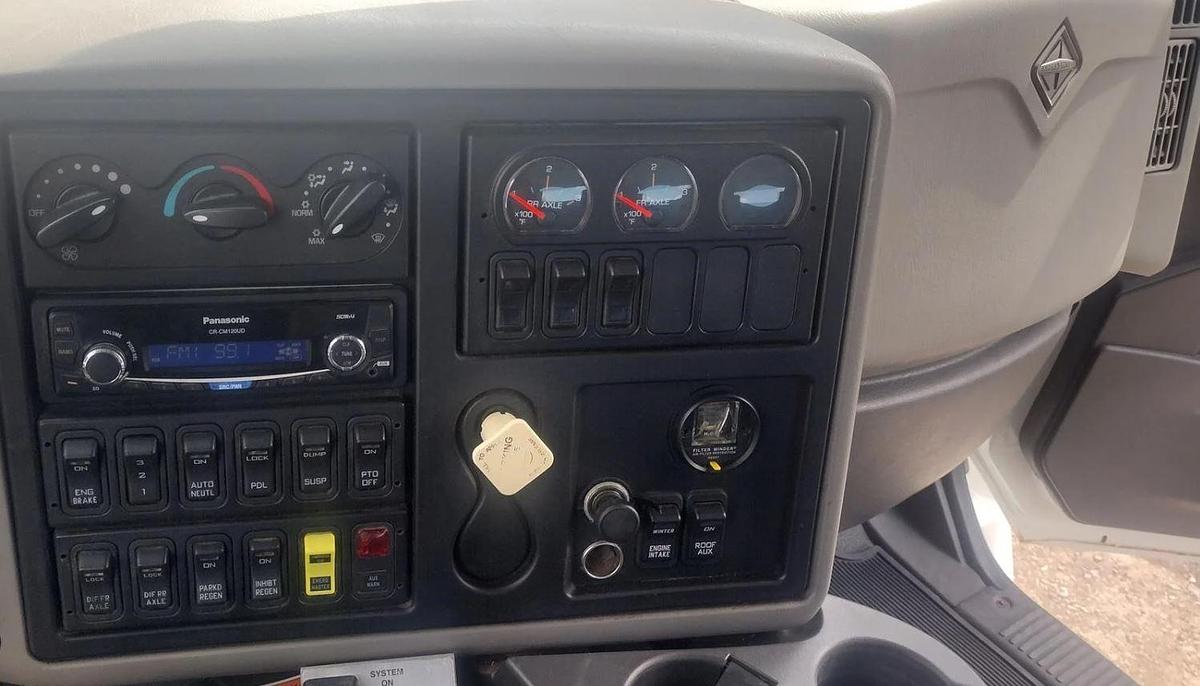 Used 2014 INTERNATIONAL WORKSTAR 7500 Cab and Chassis