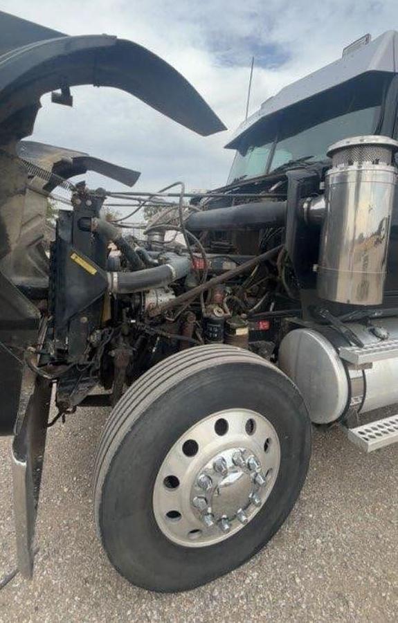 Used 2005 Western Star 4900 Sleeper Semi Truck