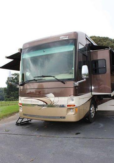 Used 2014 Newmar Mountain Aire 4369
