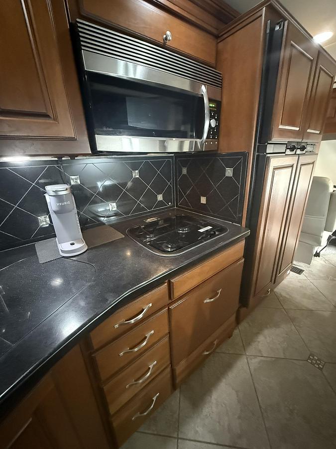 Used 2010 Winnebago Tour 40BD Class A Motorhome