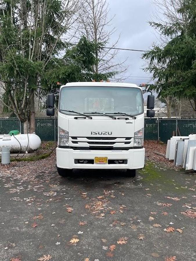Used 2018 Isuzu FTR Flatbed Truck