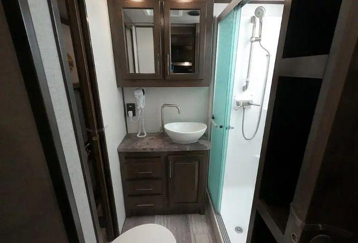 Used 2020 Dutchmen Voltage 3635