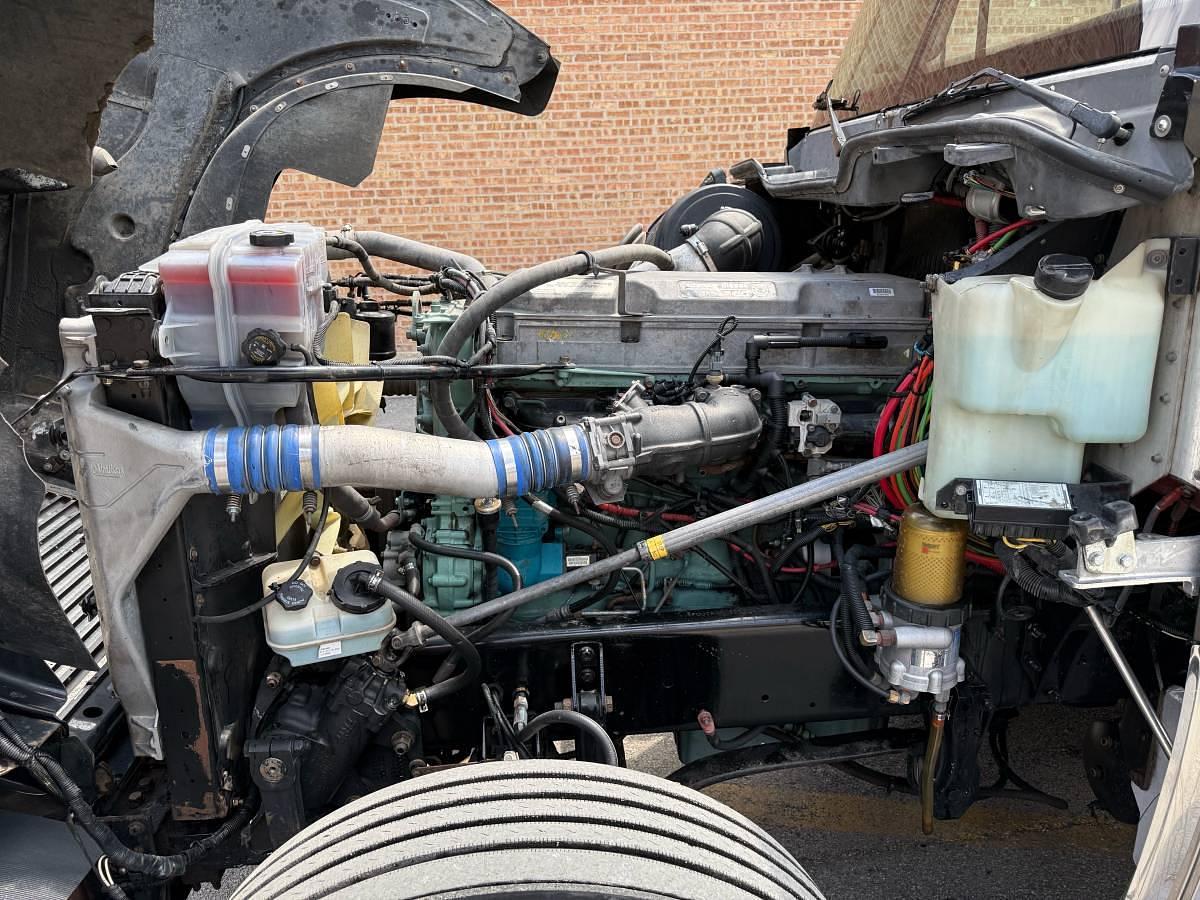 Used 2008 Freightliner Coronado 122SD