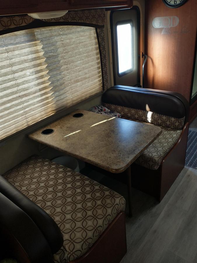 Used 2011 Thor Motor Coach Hurricane 31G