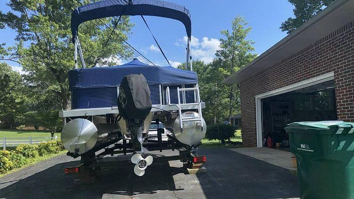 Used 2023 Bennington T60LB