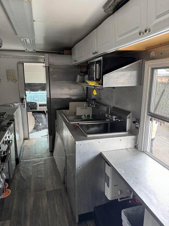 Used 2000 Chevrolet Express Food Truck