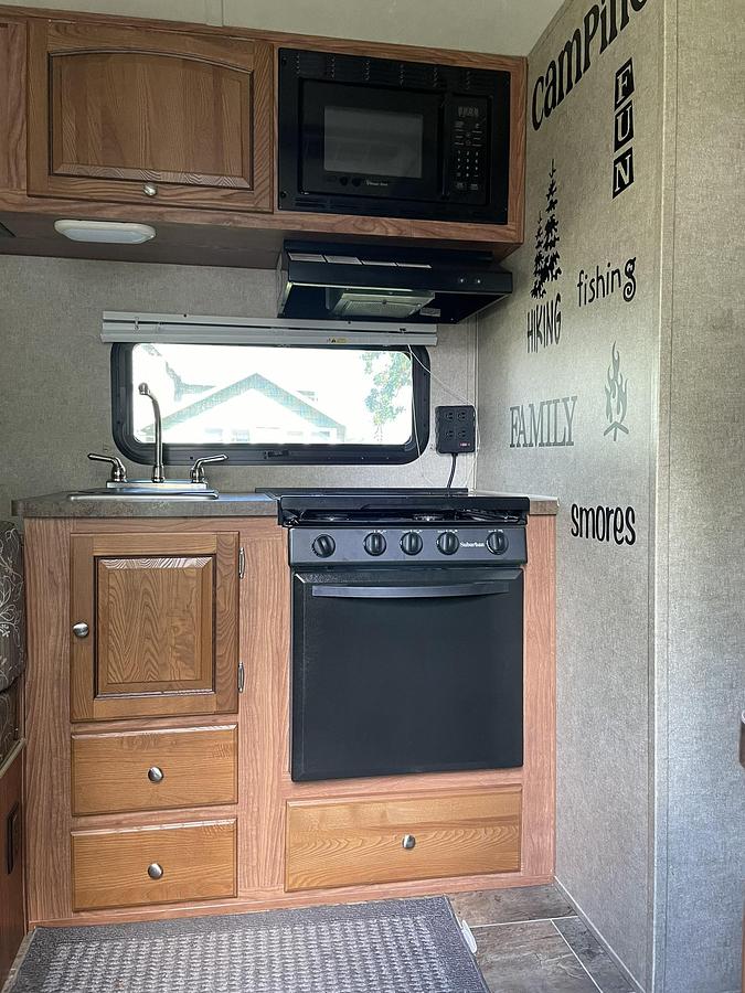 Used 2015 Forest River Rockwood Mini Lite 1907 Travel Trailer