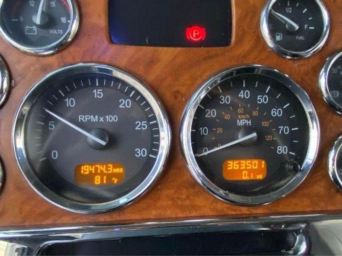 Used 2006 Peterbilt 378 Wrecker Tow Truck