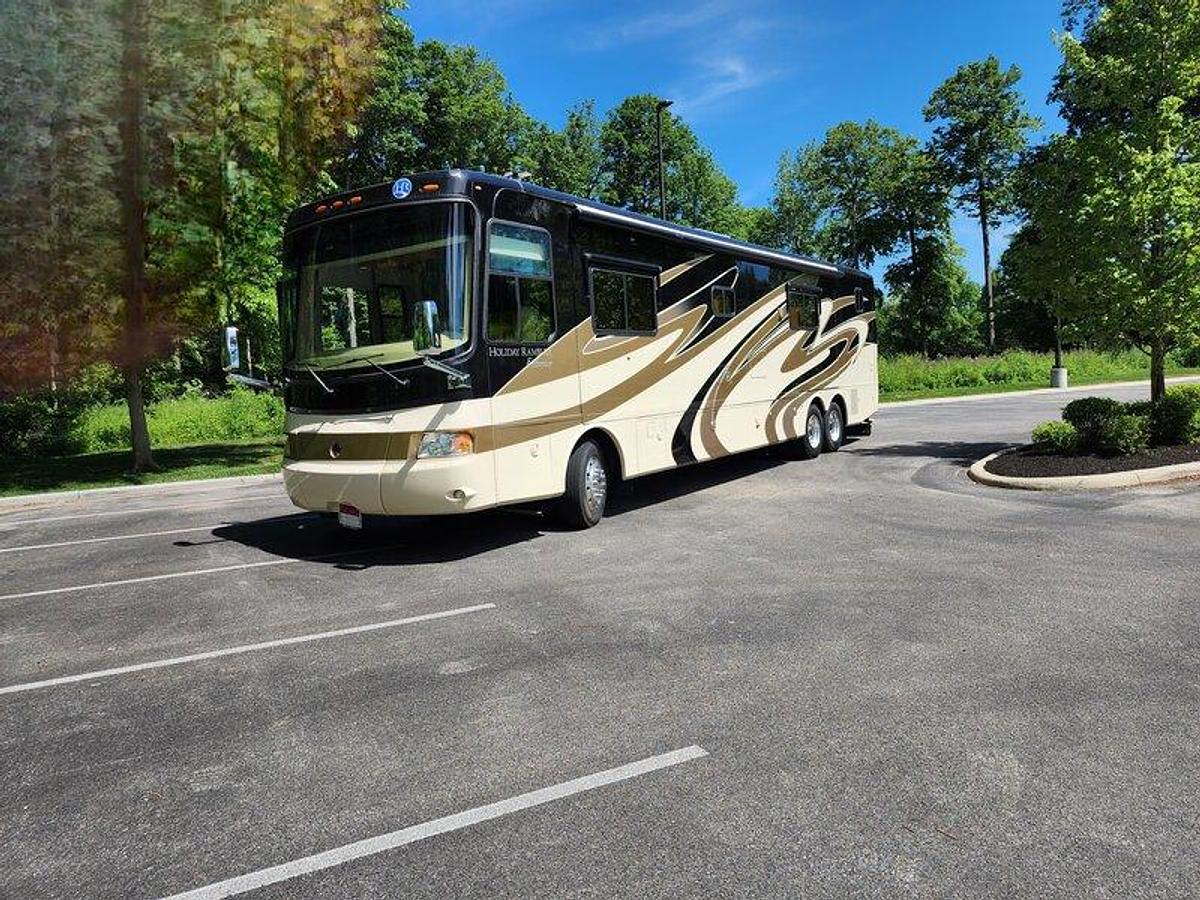 Used 2011 Holiday Rambler Endeavor 43DFT