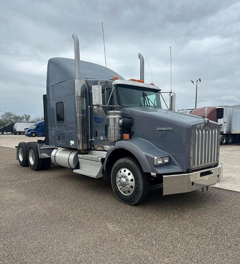 Used 2018 Kenworth T800 Sleeper Semi Truck