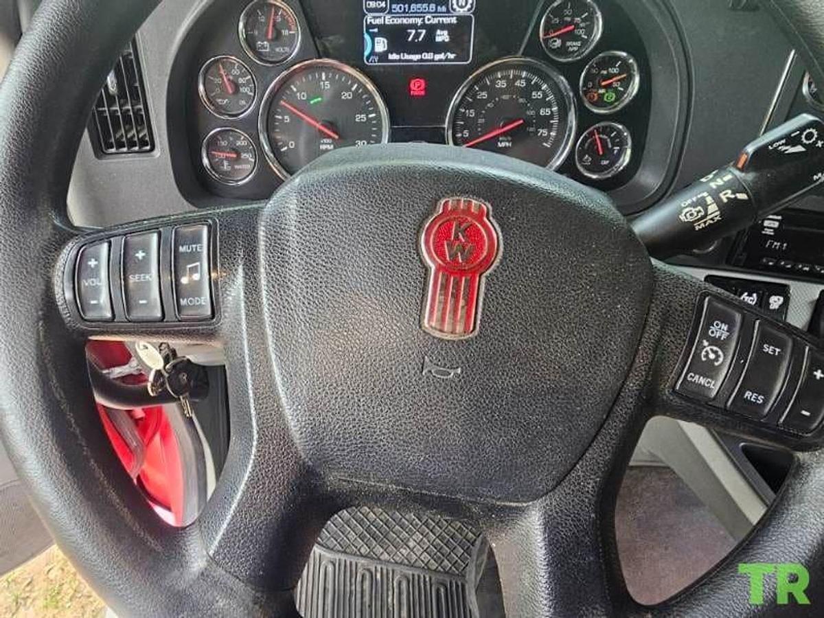 Used 2020 Kenworth T680 Sleeper Truck