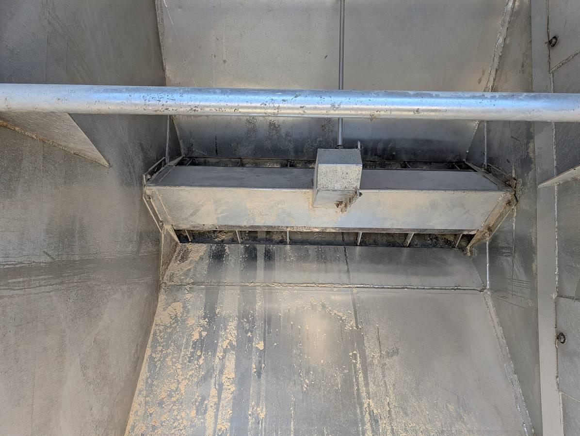 Used 2005 CEI Pacer 24 Ton Feed Trailer