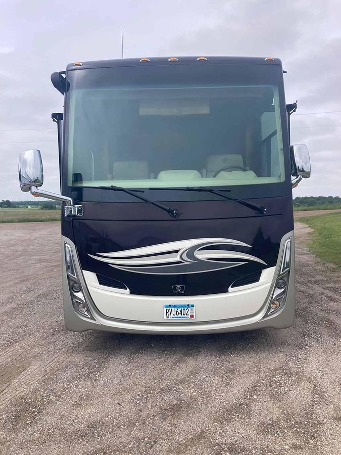 Used 2017 Tiffin Motorhomes Allegro Breeze 32BR Class A Motorhome