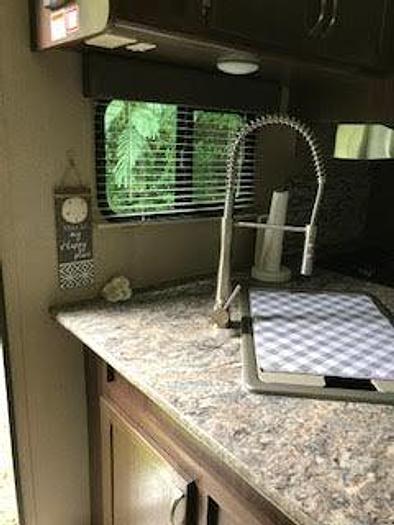 Used 2018 Dutchmen Coleman Light 2305QB