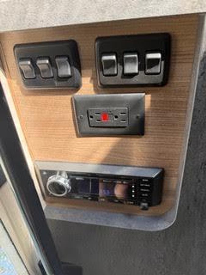 Used 2018 Winnebago View 24V Class C Motorhome