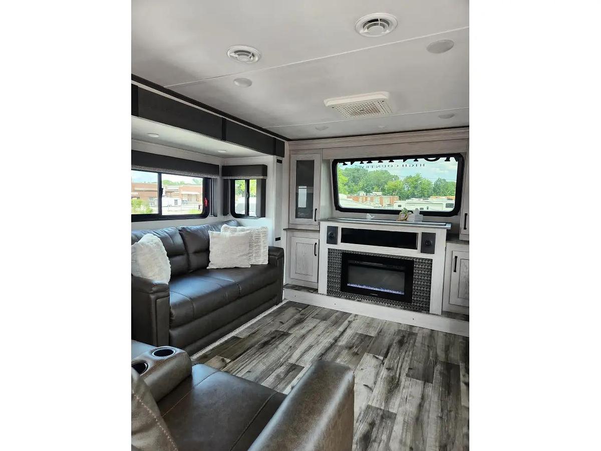 Used 2023 Keystone Montana High Country 377FL
