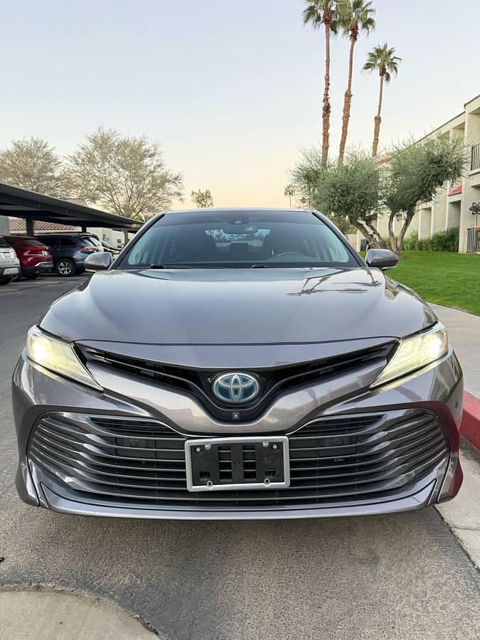 Used 2019 Toyota Camry Hybrid XLE
