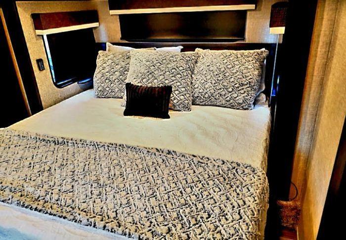 Used 2022 Jayco North Point 382FLRB