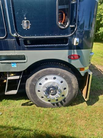 Used 1984 Peterbilt 362 Double Bunk