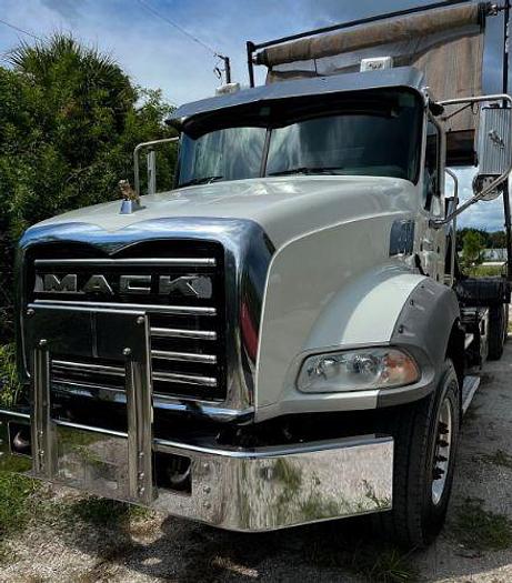 Used 2018 MACK GRANITE GU813