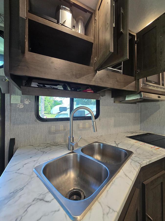 Used 2022 Coachmen Pursuit 31TS Class A Motorhome