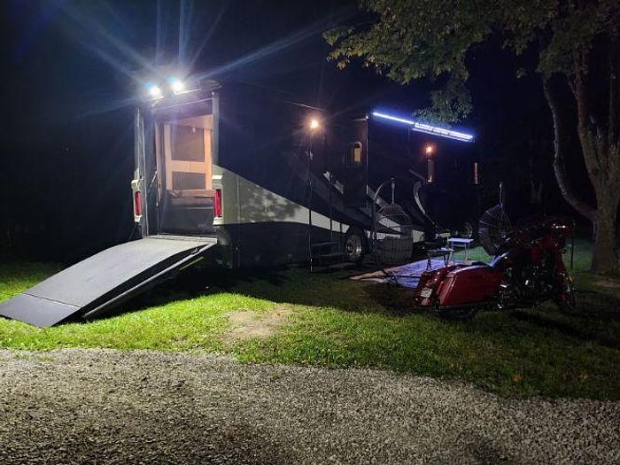 Used 2021 Newmar Canyon Star 3927