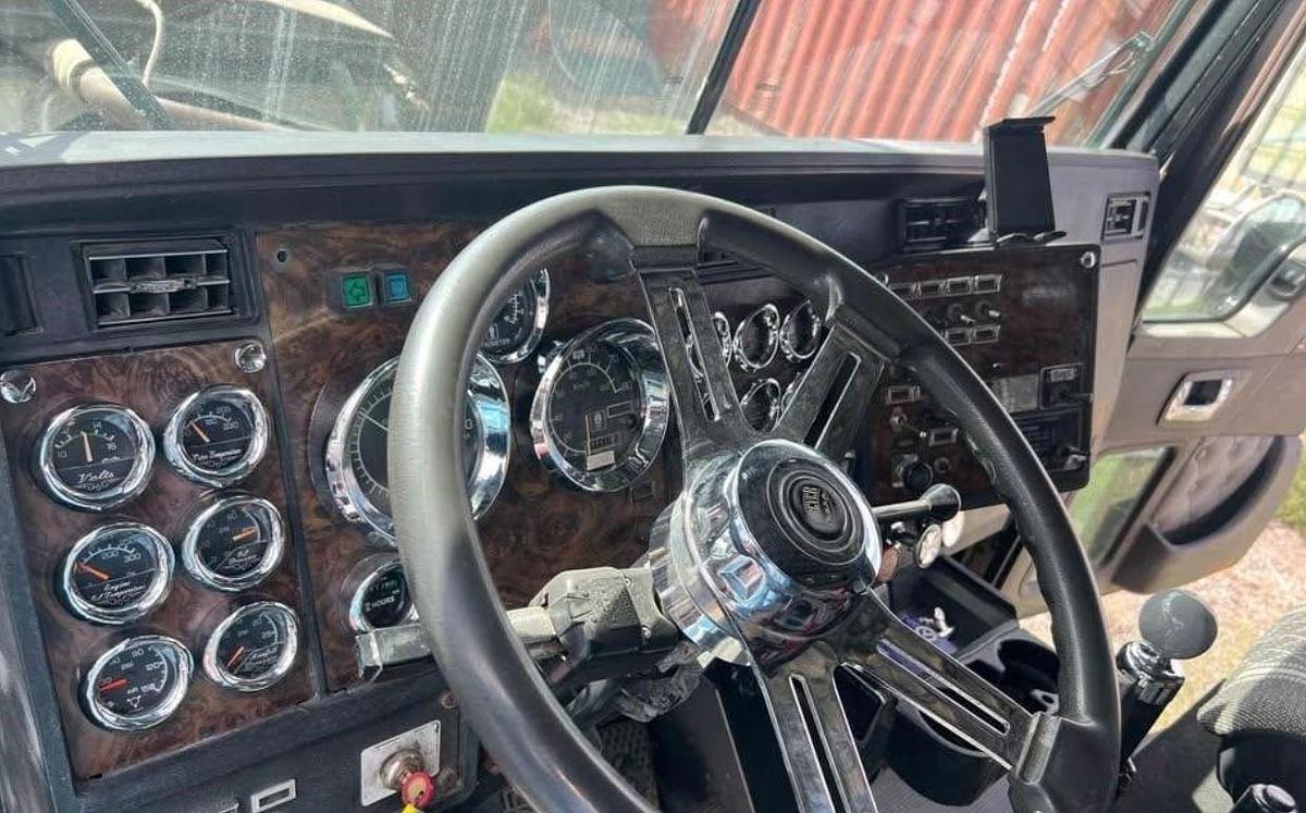 Used 1986 Kenworth T800 Dump Truck