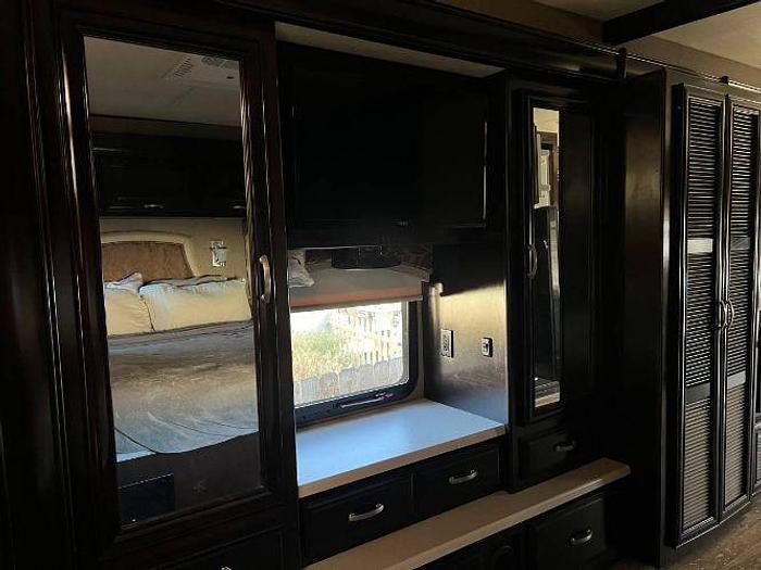 Used 2016 Thor Chateau 35SF