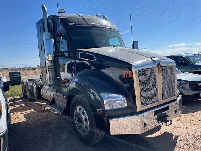 Used 2022 KENWORTH T880