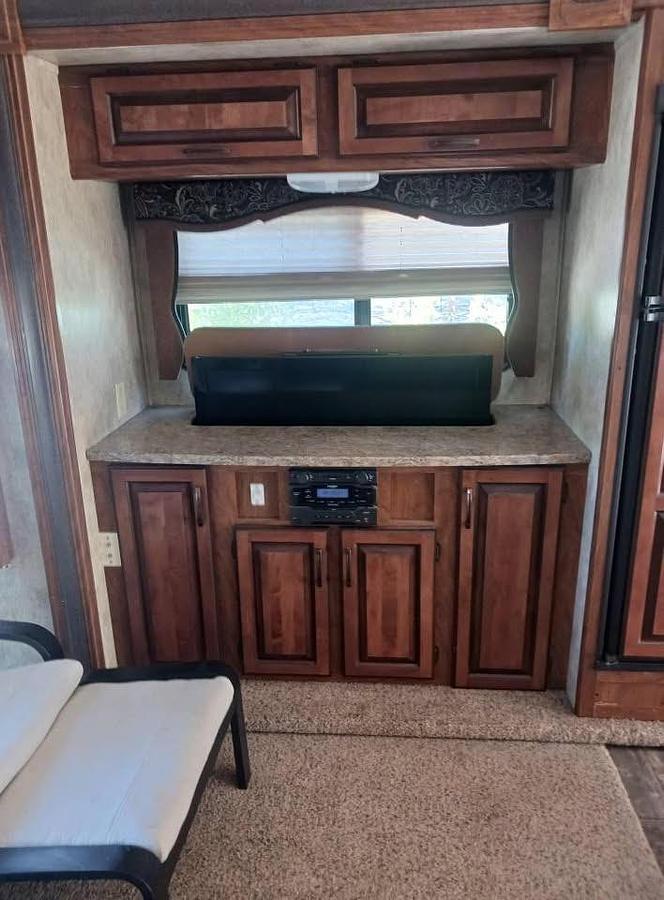 Used 2012 Keystone Loredo 324RL Fifth Wheel