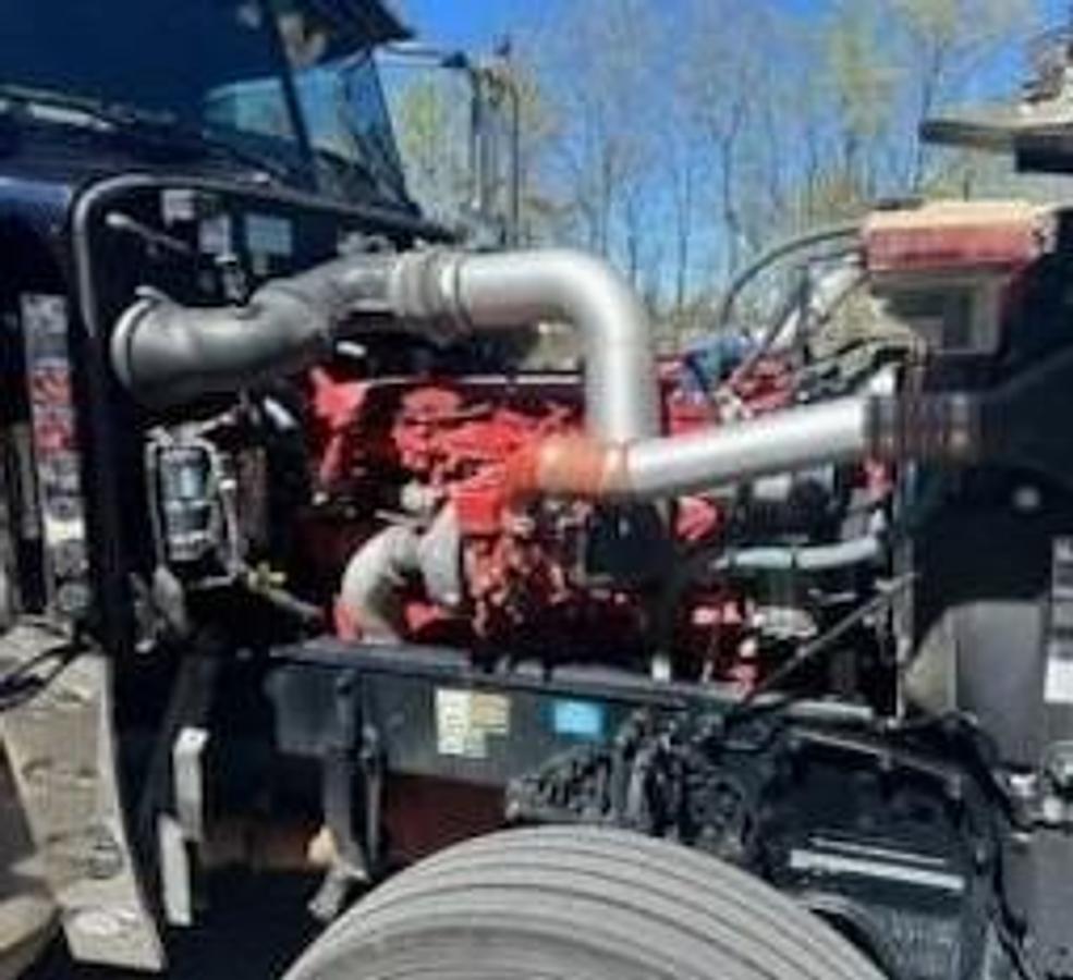 Used 2024 Peterbilt 389 Sleeper Semi Truck