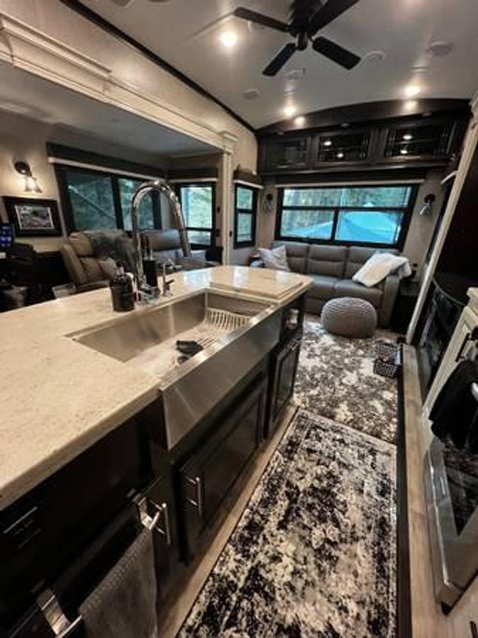 Used 2021 Jayco Pinnacle 36FBTS Fifth Wheel