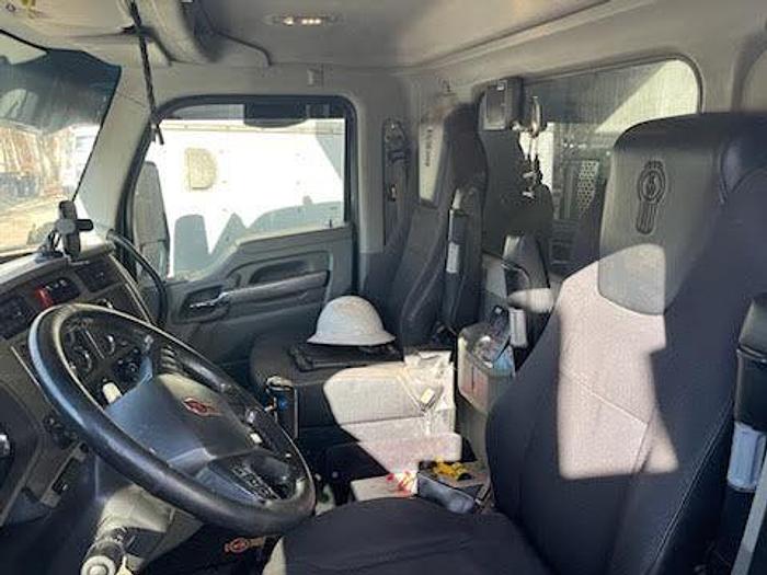 Used 2018 KENWORTH T880