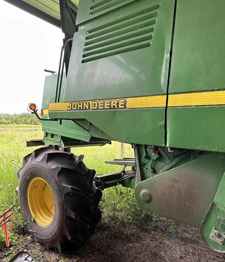 Used 1998 John Deere 9610 Combine