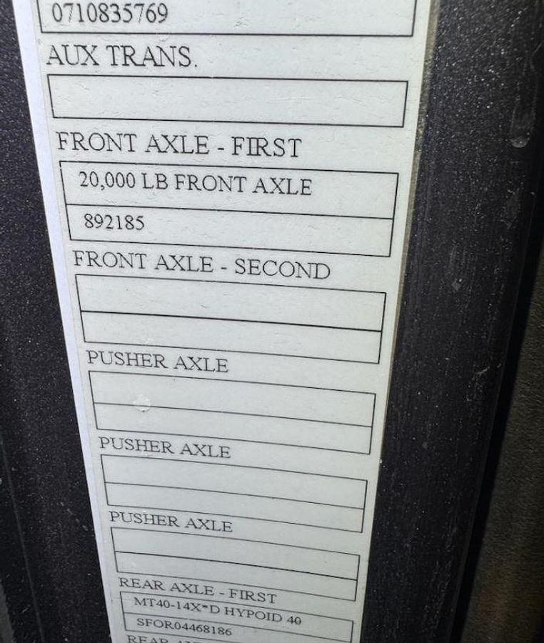 Used 2018 Volvo VHD64B300 Sleeper Semi Truck