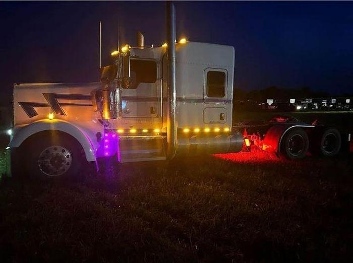 Used 2016 KENWORTH W900