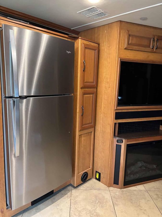 Used 2015 Fleetwood Expedition 38K