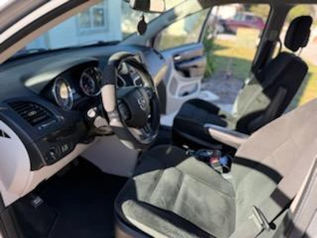 Used  2020 DODGE Grand SE Caravan Wheelchair Conversion Van