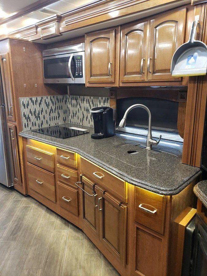 Used 2018 Holiday Rambler Endeavor XL 38N  360 XCM Diesel Pusher Motorhome